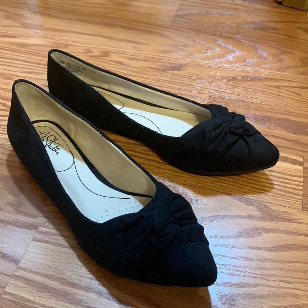 Life Stride Pointed Flats New